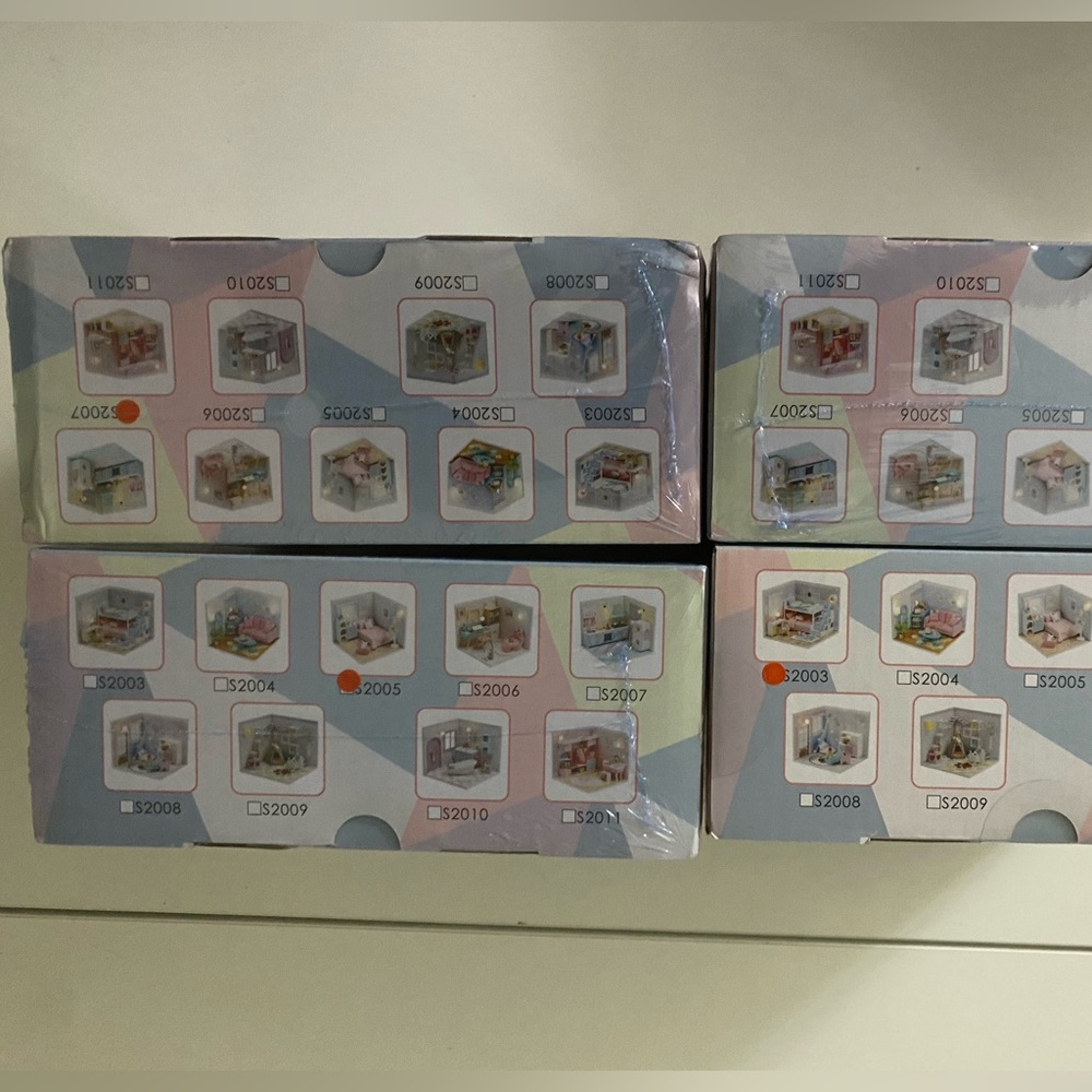 Set of 4 diy model homes